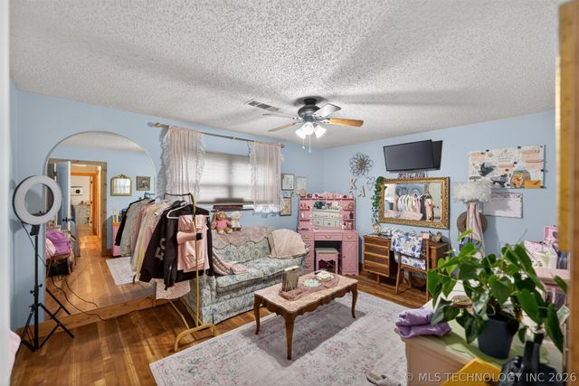 1045 Rolling Meadows, Bartlesville, OK 74006