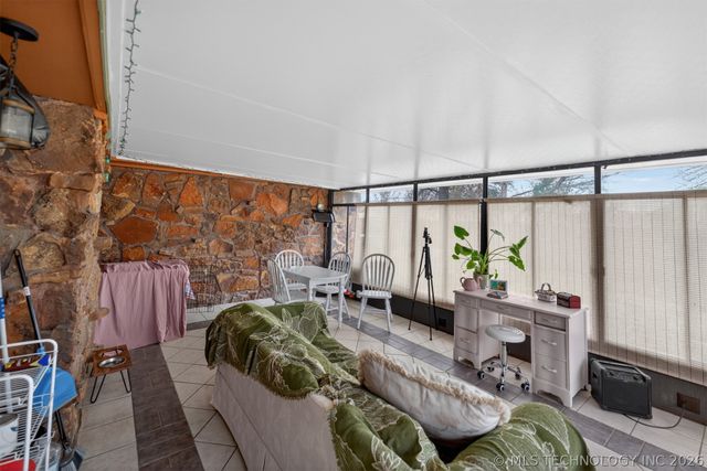 1045 Rolling Meadows, Bartlesville, OK 74006