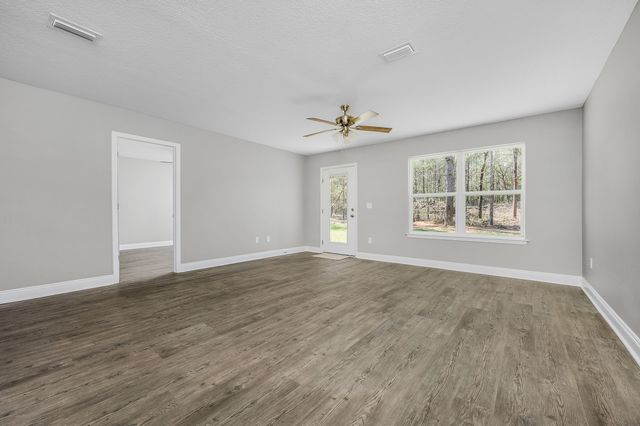 5327 B Kervin Road, Crestview, FL 32539