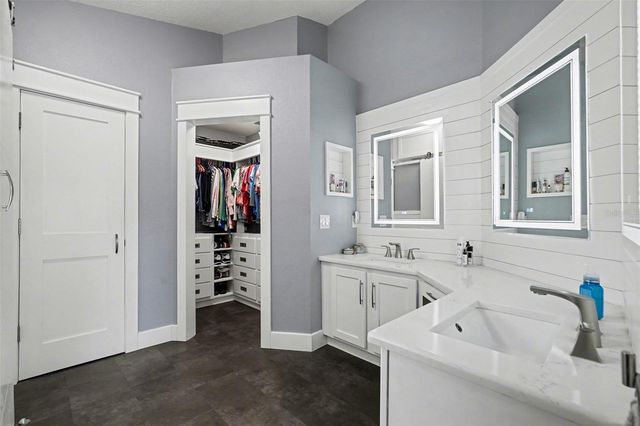 29724 BRIGHT RAY PLACE, Wesley Chapel, FL 33543