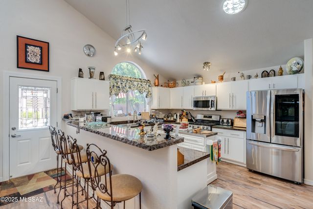 11426 N Silver Pheasant Loop, Tucson, AZ 85737