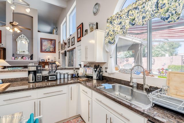 11426 N Silver Pheasant Loop, Tucson, AZ 85737