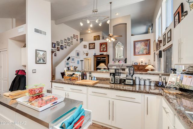 11426 N Silver Pheasant Loop, Tucson, AZ 85737