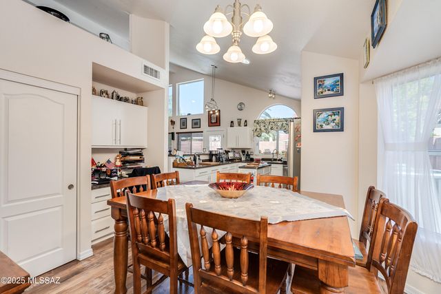 11426 N Silver Pheasant Loop, Tucson, AZ 85737