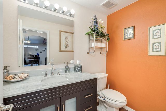 11426 N Silver Pheasant Loop, Tucson, AZ 85737