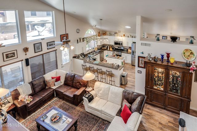 11426 N Silver Pheasant Loop, Tucson, AZ 85737