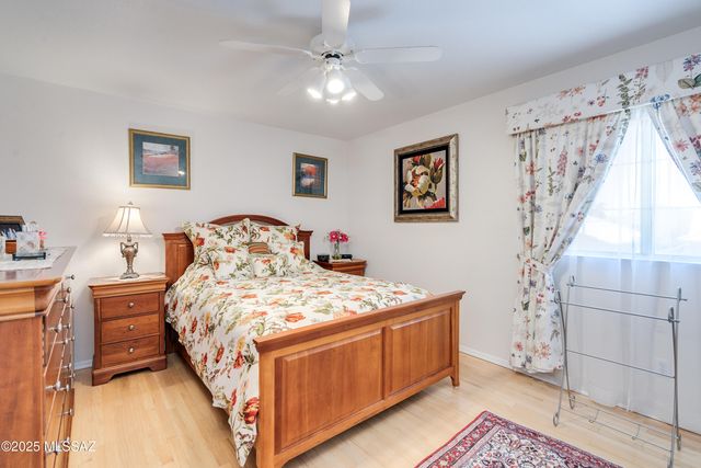 11426 N Silver Pheasant Loop, Tucson, AZ 85737