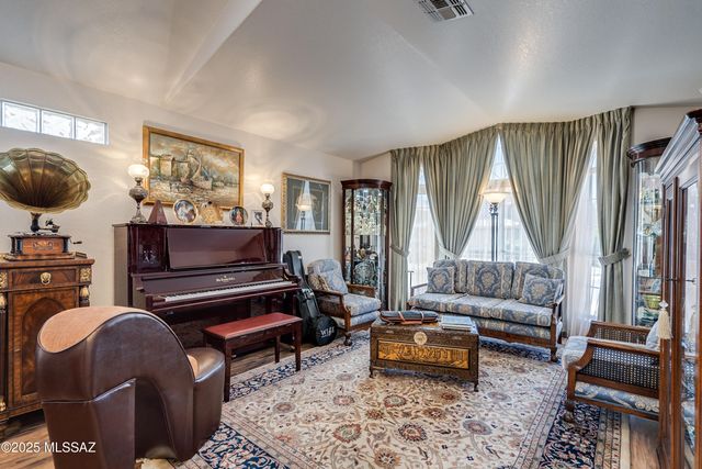 11426 N Silver Pheasant Loop, Tucson, AZ 85737