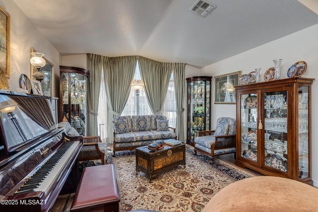 11426 N Silver Pheasant Loop, Tucson, AZ 85737