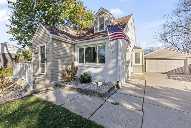 1270 Alfred STREET, Brookfield, WI 53005