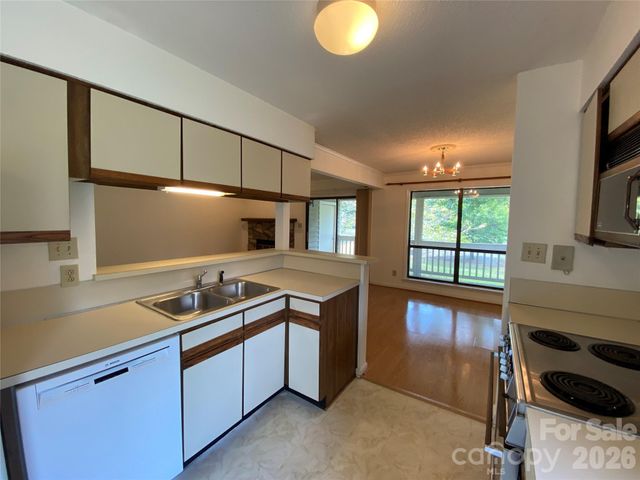 7962 Greenside Court, Charlotte, NC 28277