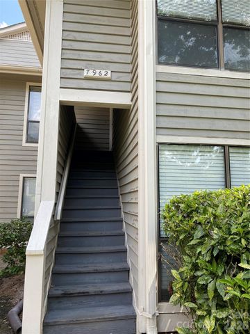 7962 Greenside Court, Charlotte, NC 28277