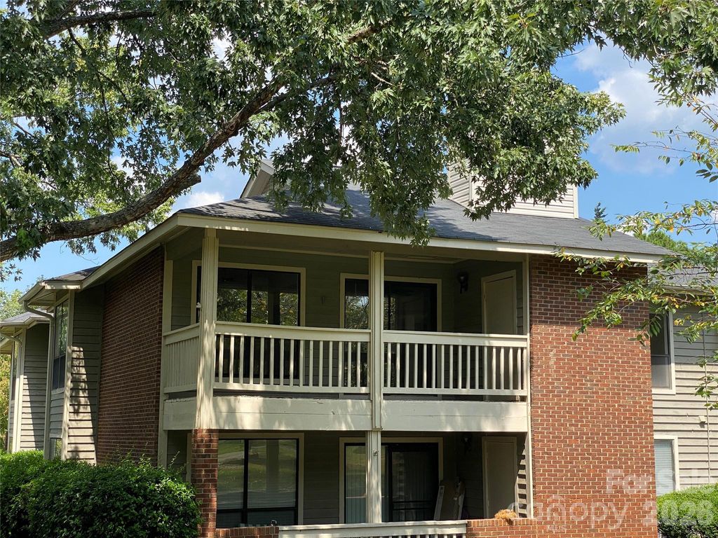 7962 Greenside Court, Charlotte, NC 28277