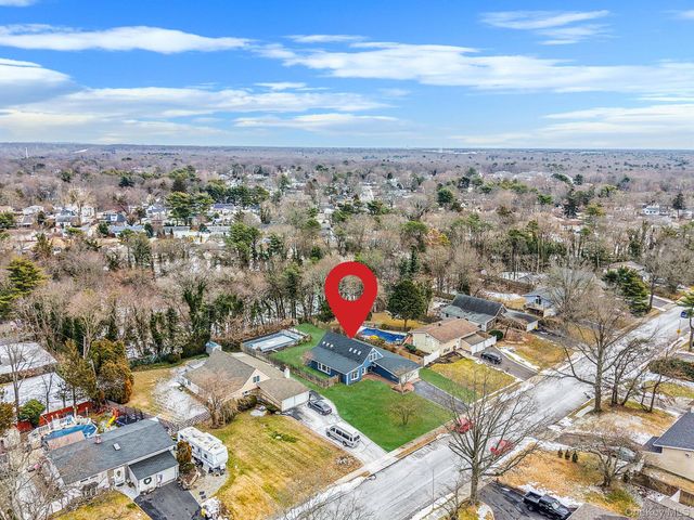 167 Silverleaf Lane, Islandia, NY 11749