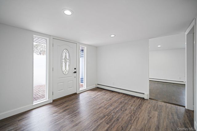 167 Silverleaf Lane, Islandia, NY 11749