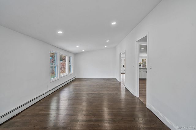 167 Silverleaf Lane, Islandia, NY 11749