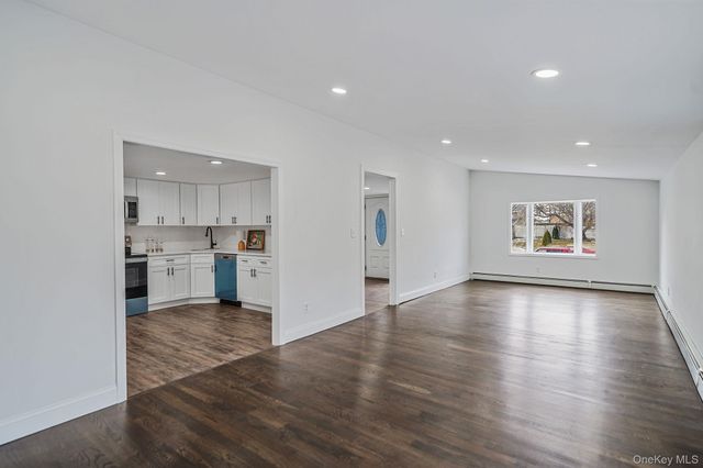 167 Silverleaf Lane, Islandia, NY 11749