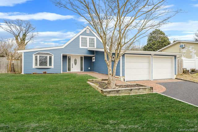 167 Silverleaf Lane, Islandia, NY 11749