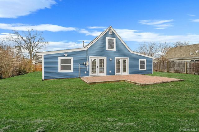 167 Silverleaf Lane, Islandia, NY 11749