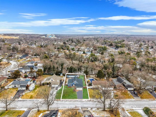 167 Silverleaf Lane, Islandia, NY 11749