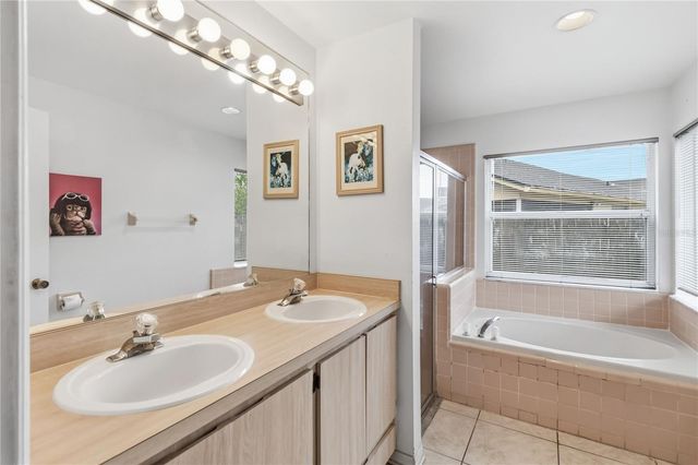 2911 DICKENS CIRCLE, Kissimmee, FL 34747