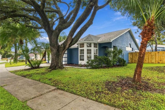 2911 DICKENS CIRCLE, Kissimmee, FL 34747