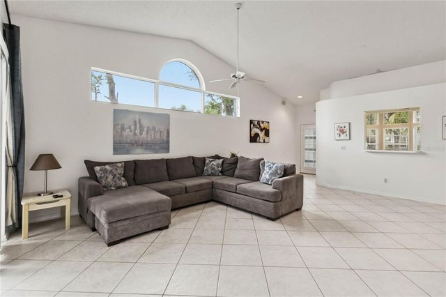 2911 DICKENS CIRCLE, Kissimmee, FL 34747
