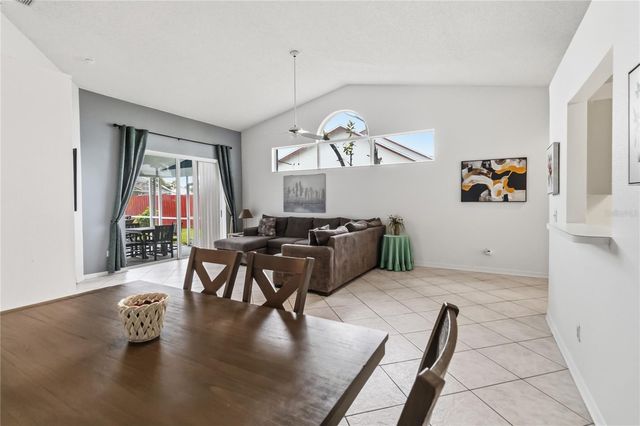 2911 DICKENS CIRCLE, Kissimmee, FL 34747