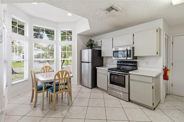2911 DICKENS CIRCLE, Kissimmee, FL 34747