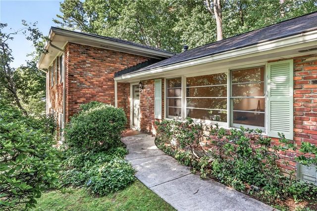 6885 Heathfield Drive, Atlanta, GA 30328