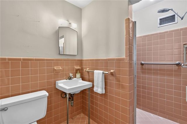 6885 Heathfield Drive, Atlanta, GA 30328