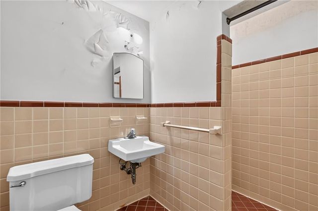 6885 Heathfield Drive, Atlanta, GA 30328