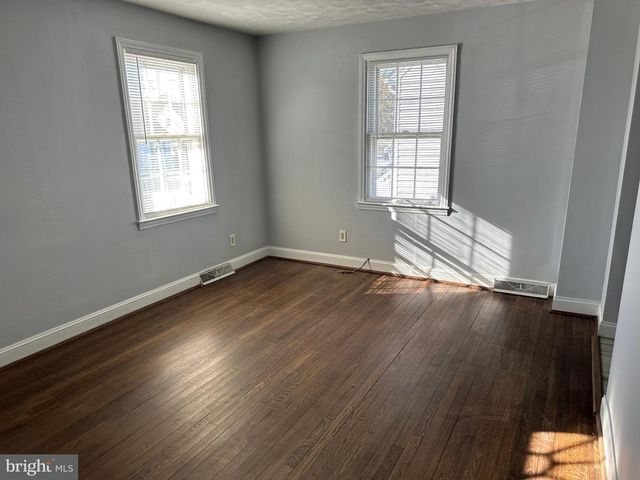 303 SE 3RD AVE SE, Glen Burnie, MD 21061