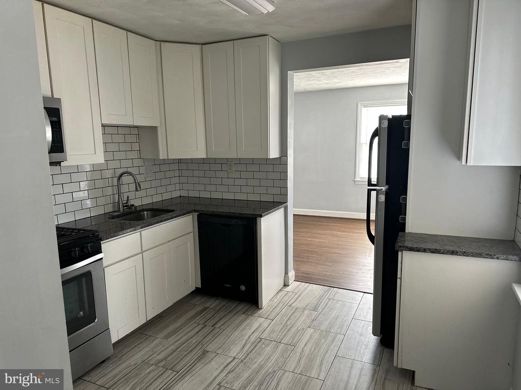 303 SE 3RD AVE SE, Glen Burnie, MD 21061