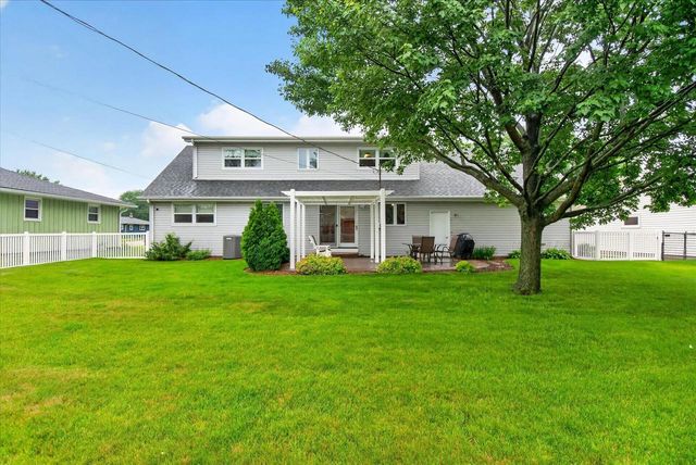 2502 Bradford Avenue, Janesville, WI 53545