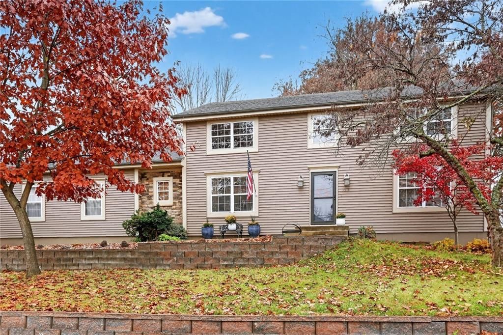 90 Beach Drive, Lake Tapawingo, MO 64015