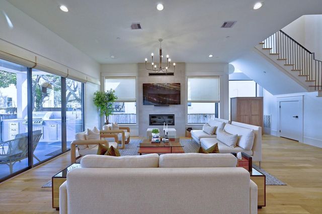 4602 Mimosa Drive, Bellaire, TX 77401