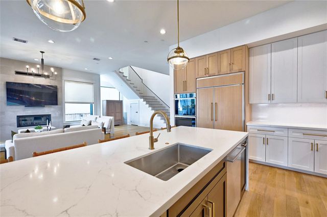 4602 Mimosa Drive, Bellaire, TX 77401