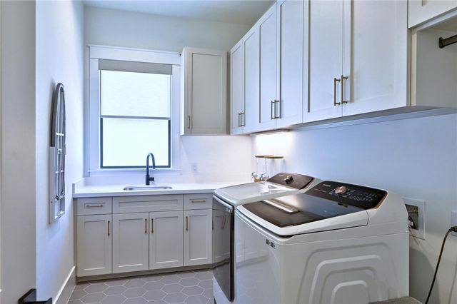 4602 Mimosa Drive, Bellaire, TX 77401