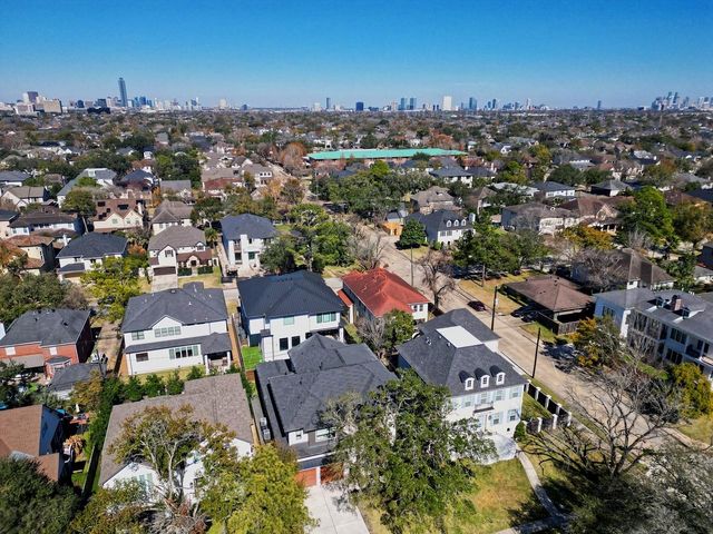 4602 Mimosa Drive, Bellaire, TX 77401