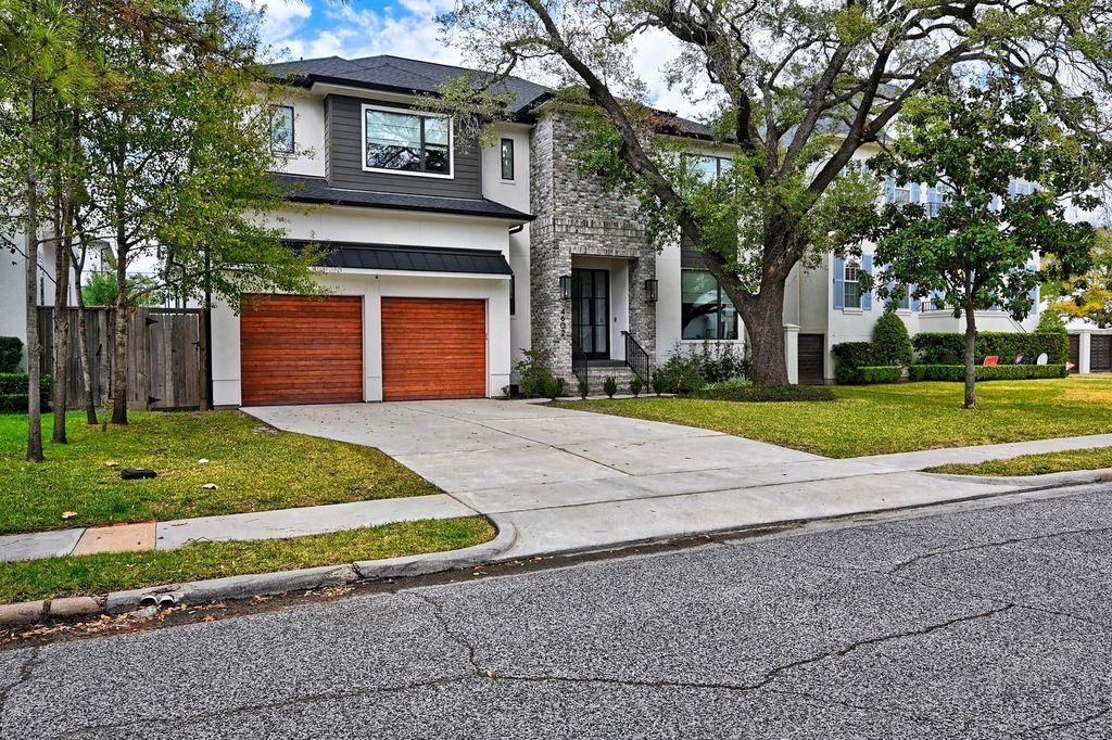 4602 Mimosa Drive, Bellaire, TX 77401