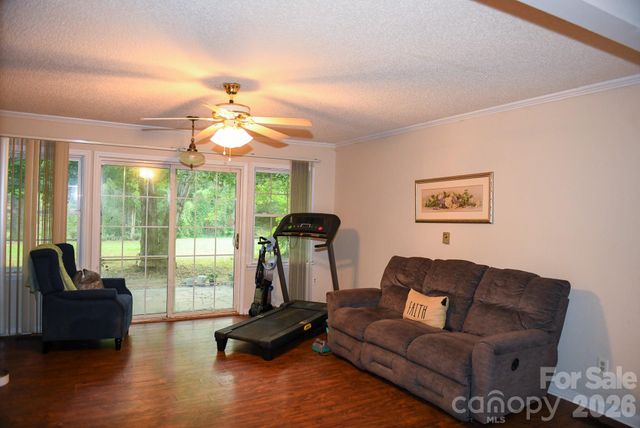 616 Pineview Lakes Road, Chester, SC 29706