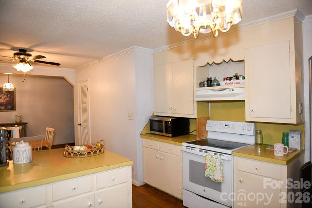 616 Pineview Lakes Road, Chester, SC 29706