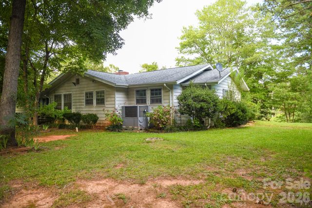 616 Pineview Lakes Road, Chester, SC 29706
