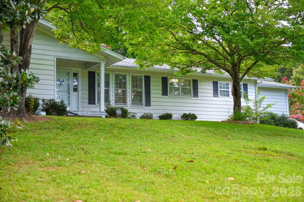 616 Pineview Lakes Road, Chester, SC 29706