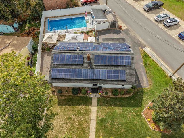 40 Grand Avenue, Nashua, NH 03060