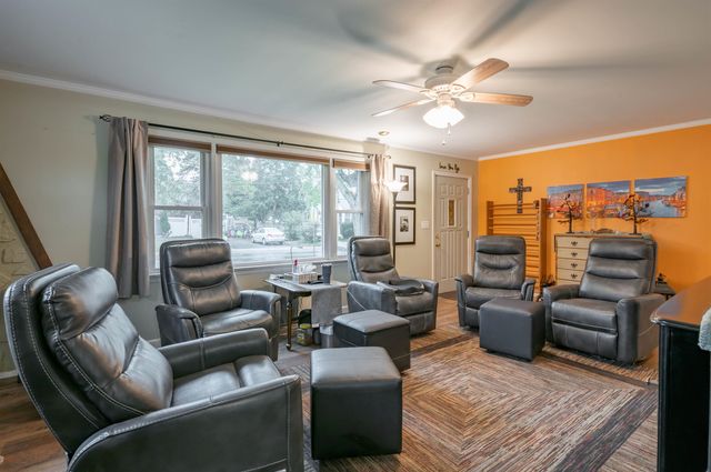 40 Grand Avenue, Nashua, NH 03060