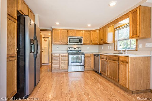 1379 Sioux Street, Gladwin, MI 48624