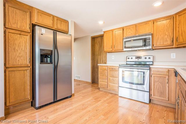 1379 Sioux Street, Gladwin, MI 48624