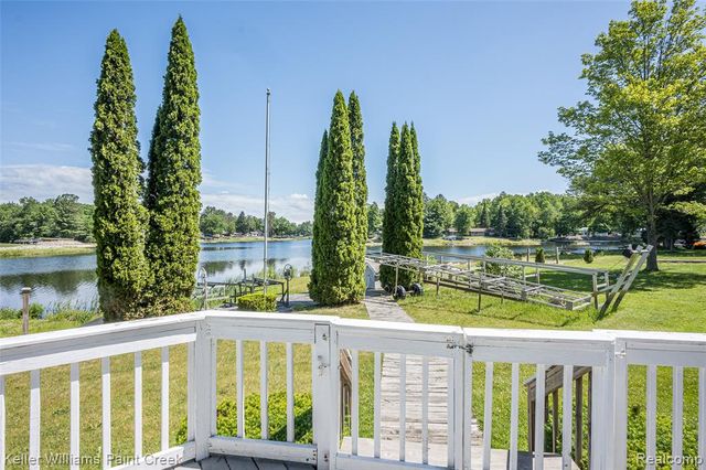 1379 Sioux Street, Gladwin, MI 48624